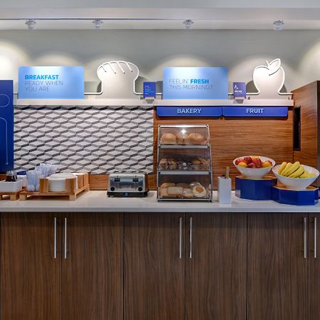 Holiday Inn Express & Suites Memorial - Citycentre By Ihg Хьюстон Экстерьер фото